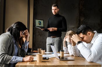 6 Bad Communication Habits to Break in Cross-Functional Team Projects