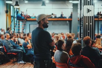 5 Benefits of Hosting a Networking Event at a Coworking Space