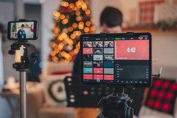 How is Live Streaming Transforming the Customer Shopping Experience?