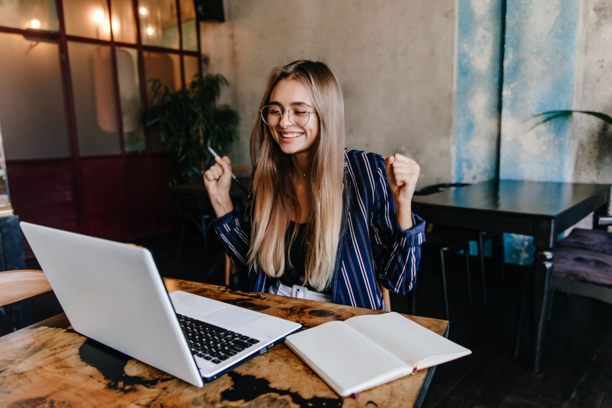 What are Triggered Emails and How Do They Work? 6 Examples to Consider