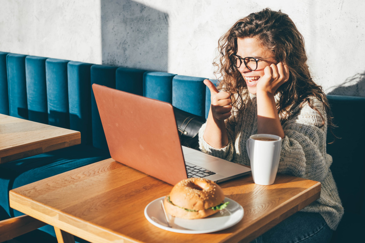 How to Embrace Asynchronous Schedules for Hybrid Teams