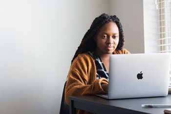 5 Ways to Keep Your Teams Connected with Split Working