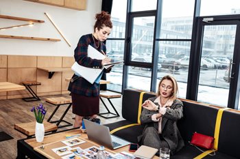 How to Confront Staff Who are Constantly Late (Without Upsetting Them)