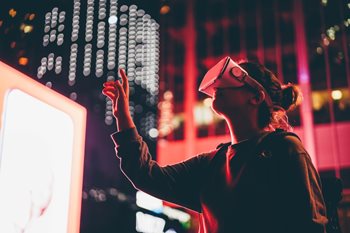 4 Ways to Implement AR and VR in eCommerce