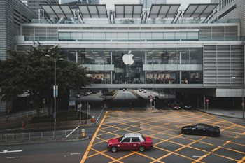 First the iPhone, Now the iCar - What in the World is Apple Doing Now?