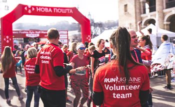 8 Ways Volunteering Benefits the Business and its Employees