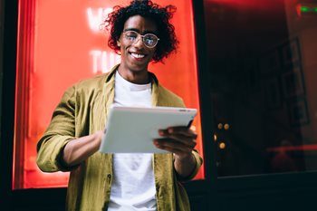 Search Bars and Digital Merchandising: How to Create the Ultimate eCommerce Experience