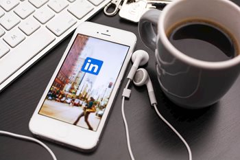 How to Connect With Top Influencers on LinkedIn