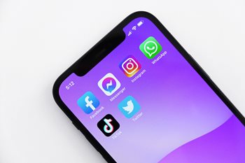 Analyzing the Logos of the Most Popular Social Networks