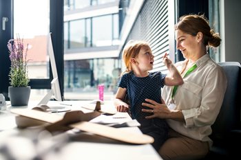 10 Thoughtful Ways to Support Parents in the Workplace 