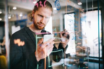 6 Features HR Leaders Want from Learning Management Systems [According to Research]