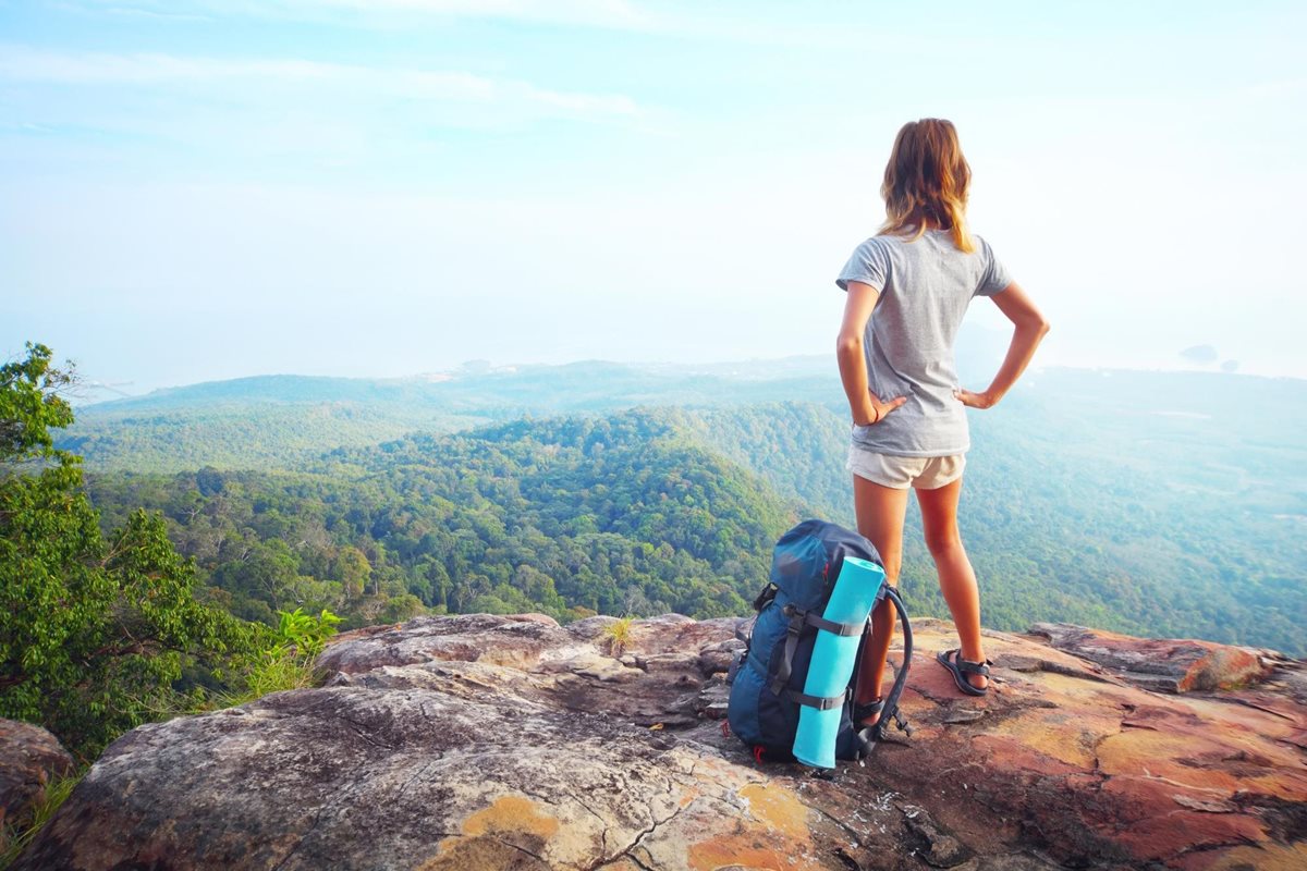 7 Ways Female Business Leaders Can Navigate the Glass Cliff Without Falling Off 
