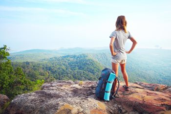 7 Ways Female Business Leaders Can Navigate the Glass Cliff Without Falling Off 