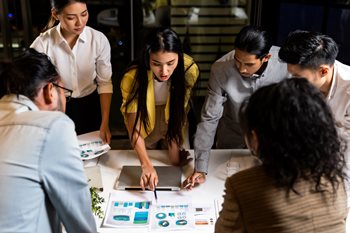 Financial Forecasting vs Financial Modeling: 5 Key Differences