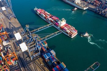 Freight Shipping: 5 Hacks that Will Save You Money [Infographic]