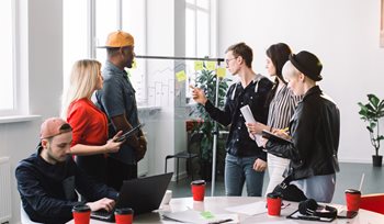 What is a Go-to-Market Strategy? (A Complete Guide for 2023)