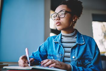 How Hiring Virtual Assistants Can Reduce Employee Turnover