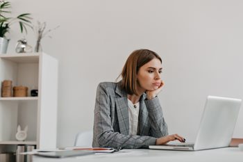 The 11 Biggest Timewasters Stopping You From Being Productive