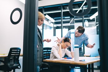 9 Types of Negative Behavior Managers Need to Look Out For
