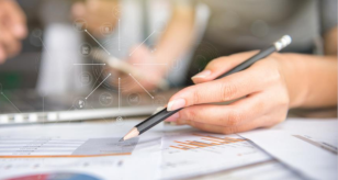 Mercur The Devil is in the Variance Analysis: Actuals vs Budget