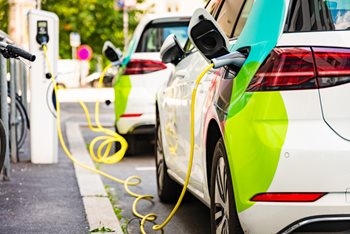 5 Disadvantages of Electric Vehicles (And Why They Shouldn't Scare You)