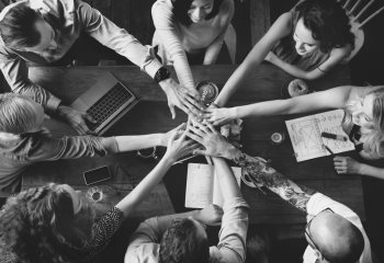 How to Foster an Inclusive Work Environment [8 Universal Steps]