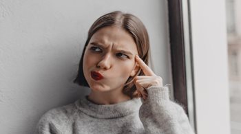 7 Common Biases That Twist Your Performance Reviews (and How to Avoid Them)