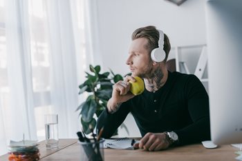 Employee Wellbeing: How to Encourage Healthy Habits in the Workplace