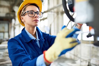 Ending Structural Challenges for Women in Construction