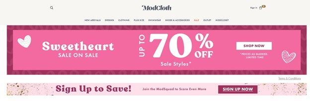 Modcloth example of highlighting current offers in a website header