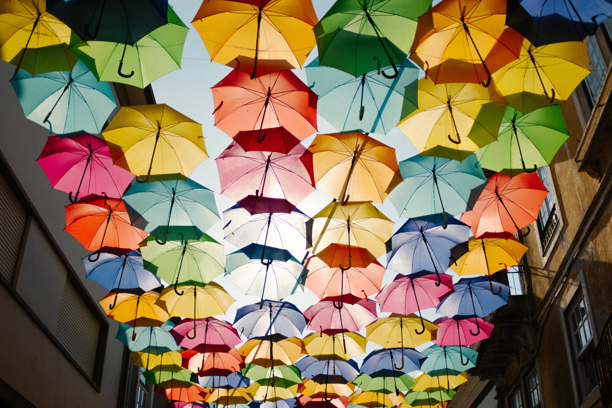 Should Your Company Choose an EOR or Umbrella Company? Here’s What to Consider