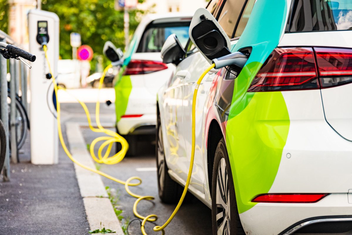 5 Disadvantages of Electric Vehicles (And Why They Shouldn't Scare You)