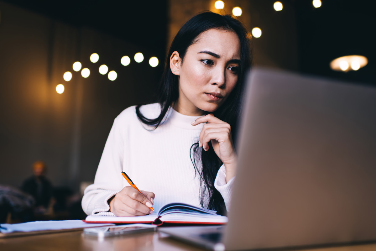 6 Key Network Challenges of Hybrid Work (And How to Overcome Them)