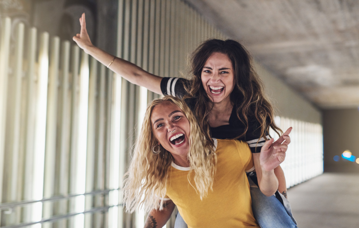 8 Ways to Implement a Buddy Program to Make New Hires Stick