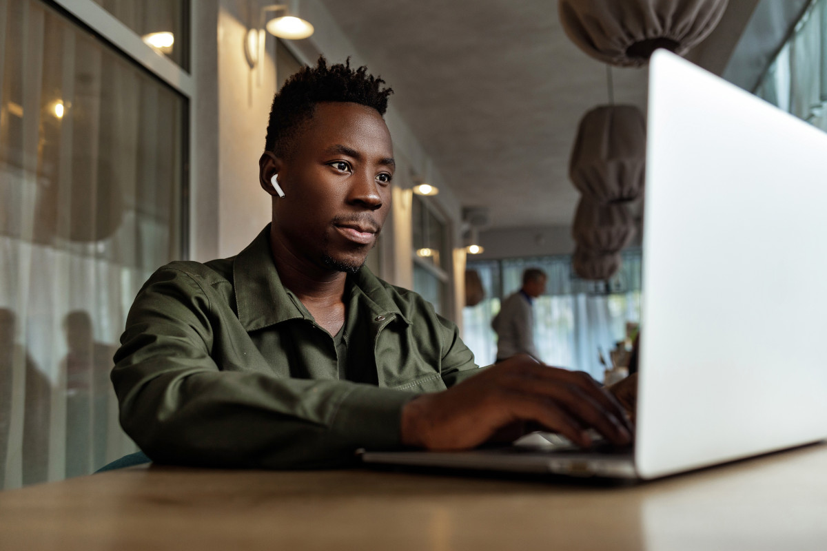 Do Your Employees Know These 4 Hybrid Work Cybersecurity Practices?