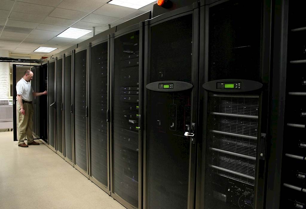 Head in the Clouds? Servers or Storage – Which Is Right for You?