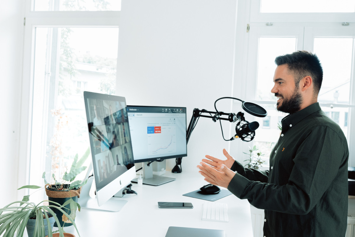 How to Use a Post-Webinar Survey to Convert More Leads