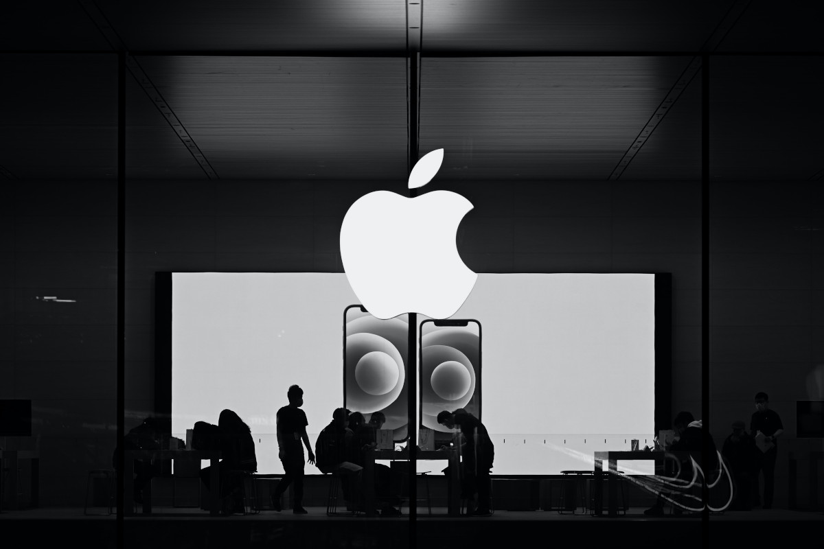 Inside Apple's Success: 4 Keys to Building an Admired Brand