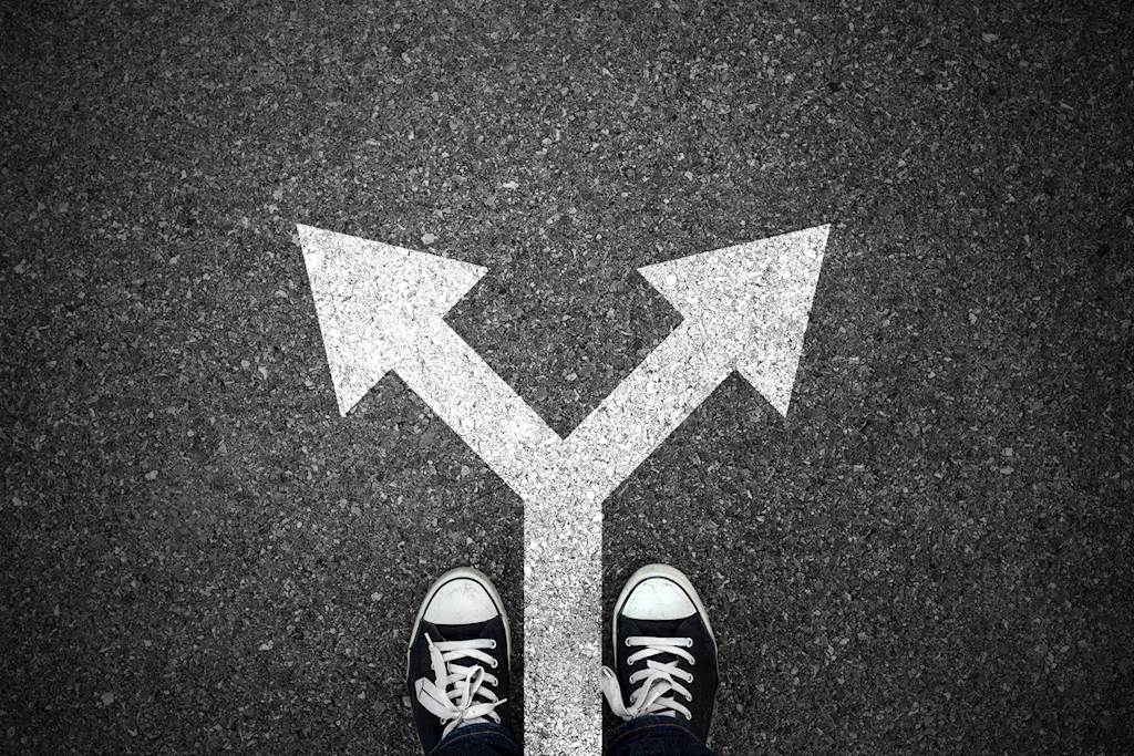 Master Decisive Leadership: Break Free from Hesitation
