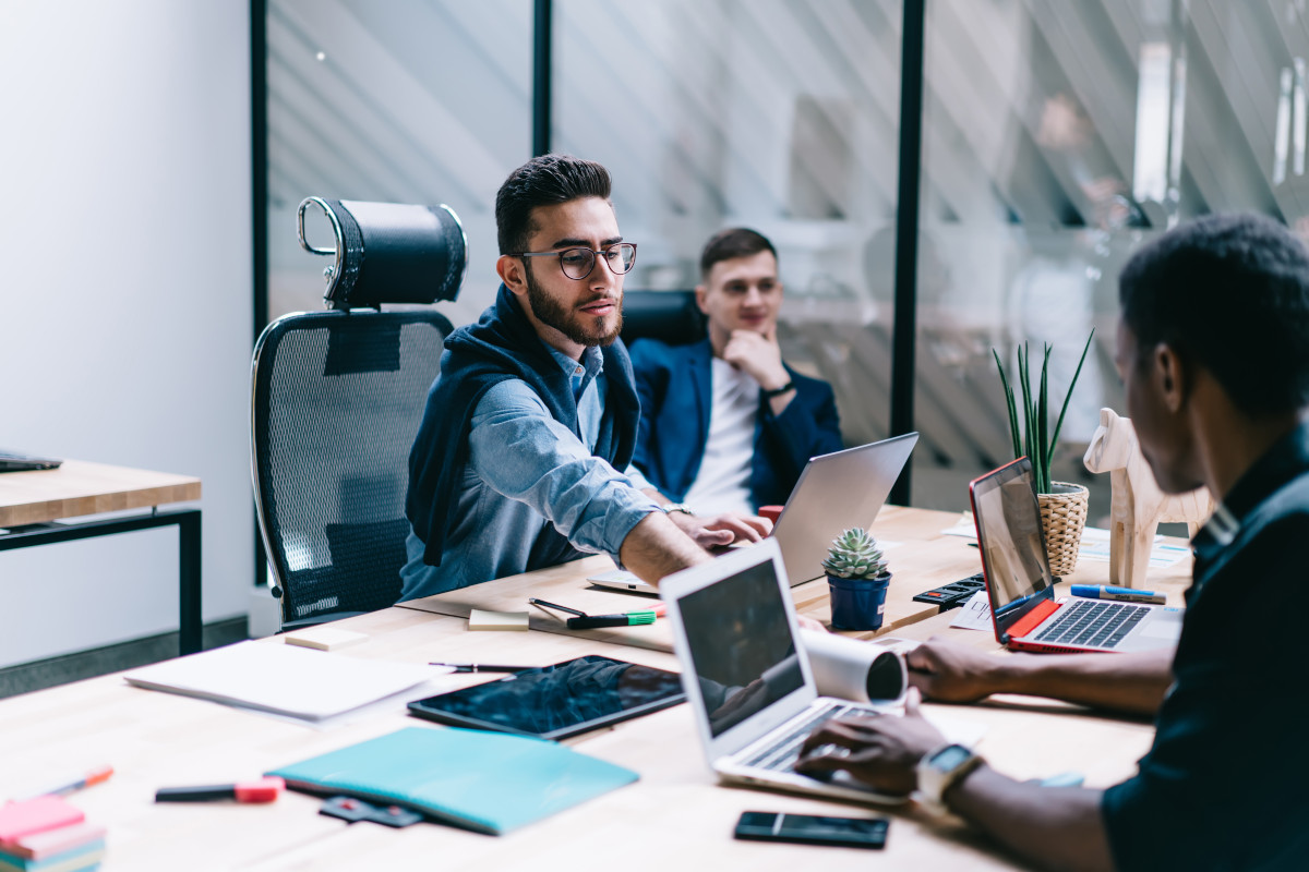 How to Challenge Large Companies with Innovation