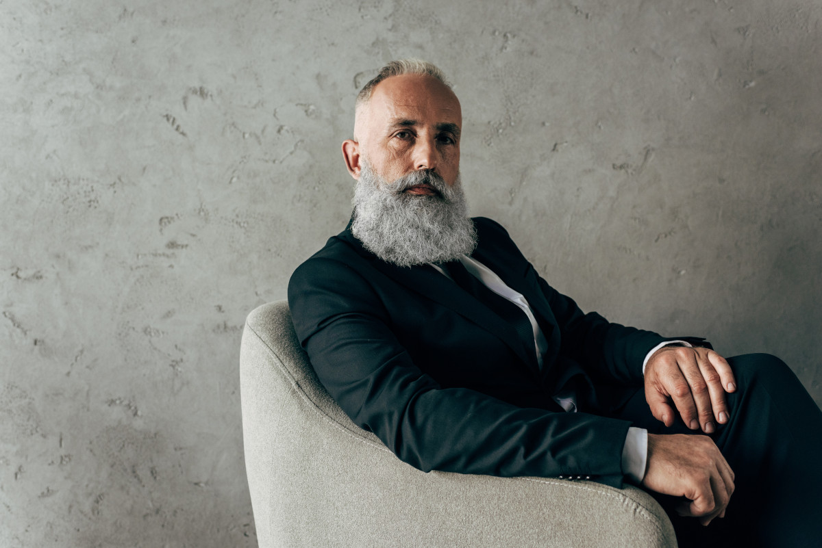 Managing Workplace Beard Policies: A Guide for HR Leaders