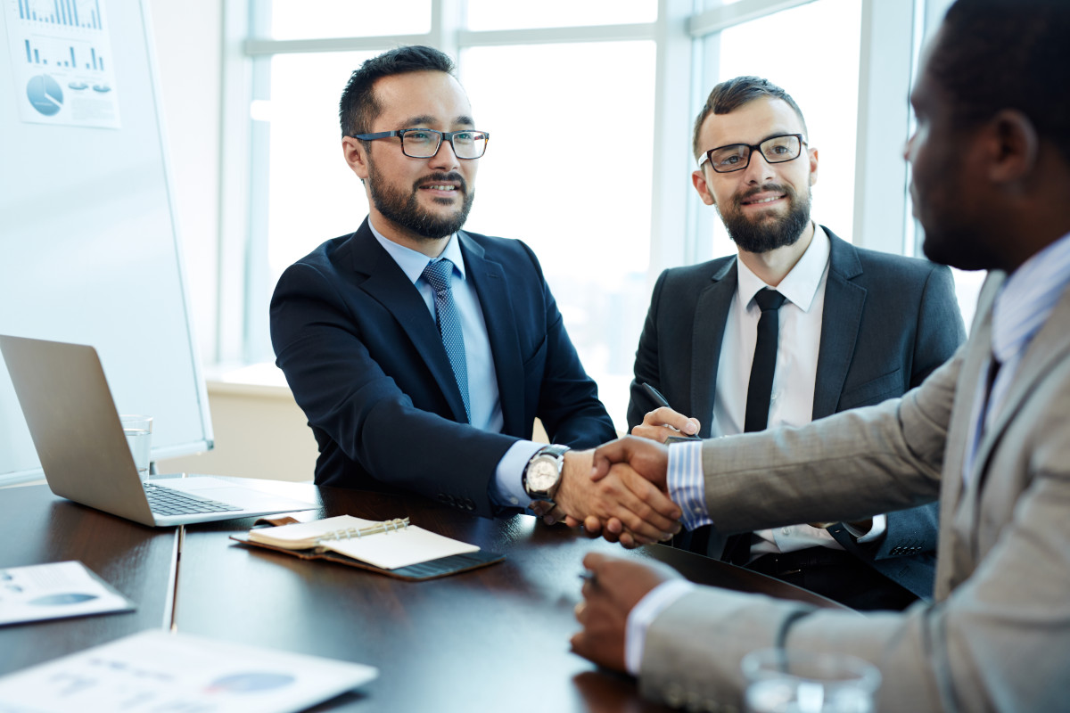 Drive a Hard Bargain: 6 Effective Negotiation Tactics for Media Buyers