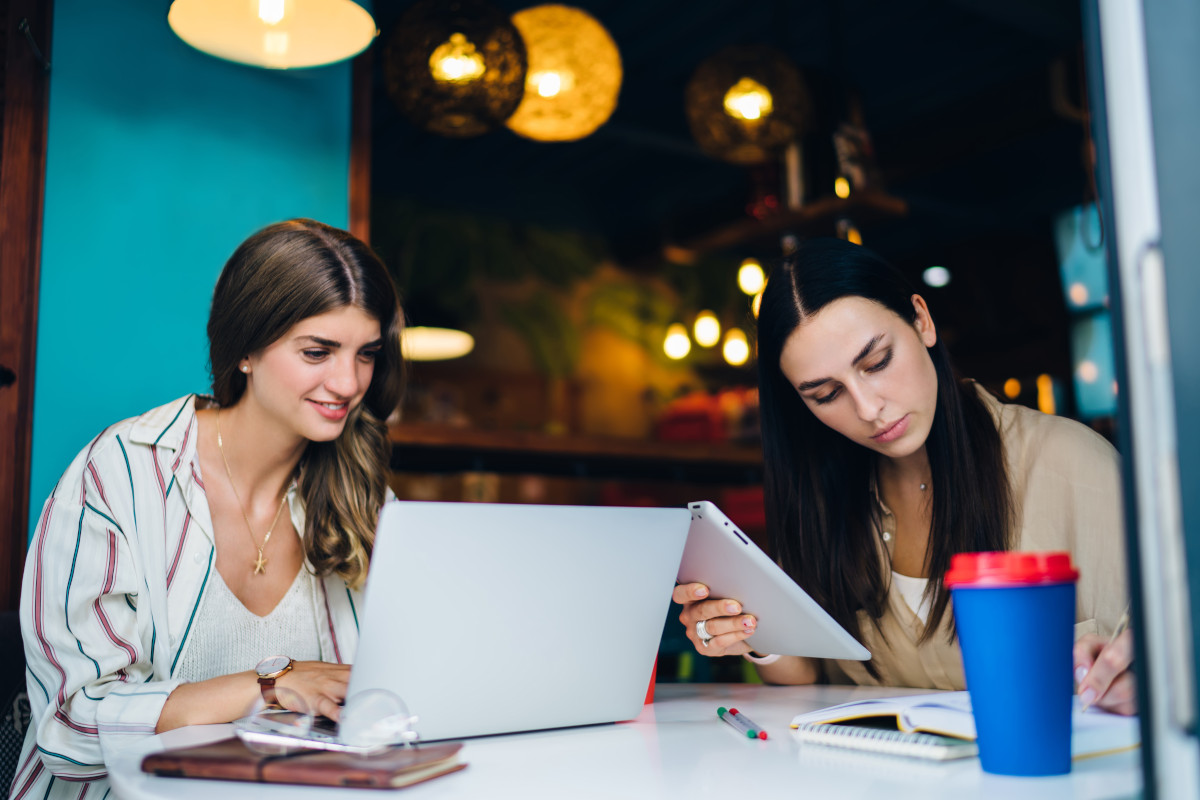 8 Collaborative Digital Workspace Tools Your Teams Should Be Using in 2023