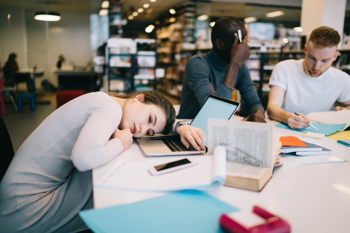 8 Proven Strategies to Handle Underperforming Colleagues