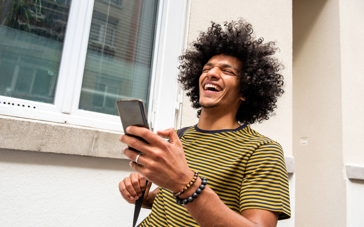 7 Reasons You Should Stop Laughing at Your Boss's Unfunny Jokes
