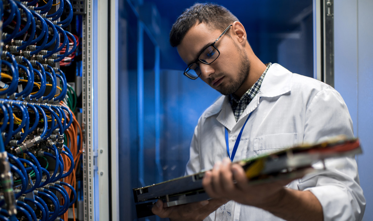 3 Reasons to Replace Your Aging Server