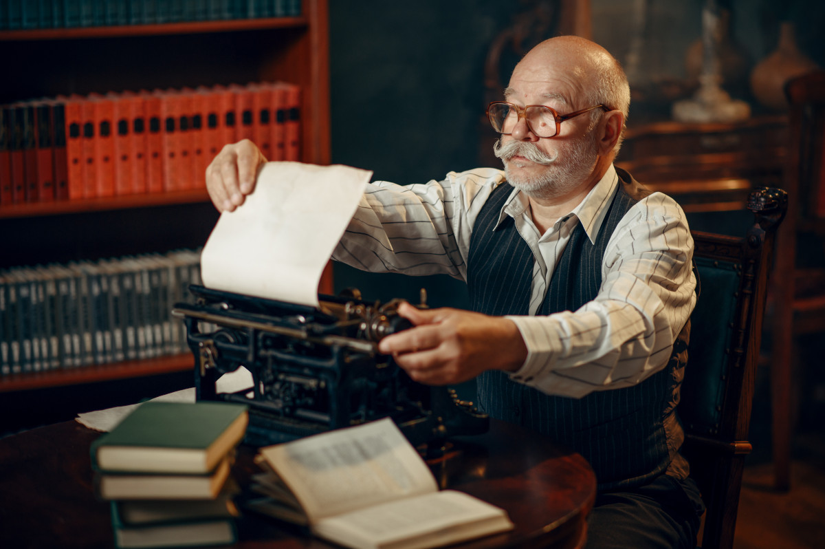 7 Persuasive Copywriting Techniques to Engage Your Readers