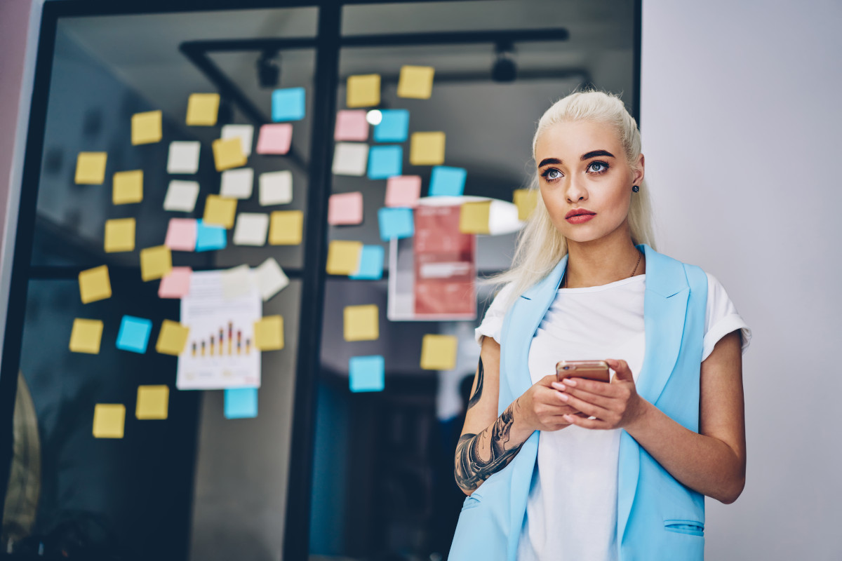Professional Dress Code: A Manager's Guide to Tactful Conversations